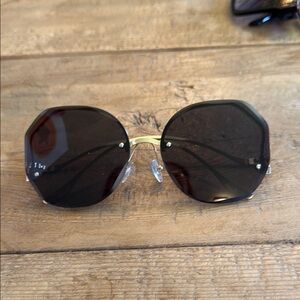Chic Gold and Black Sunglasses
